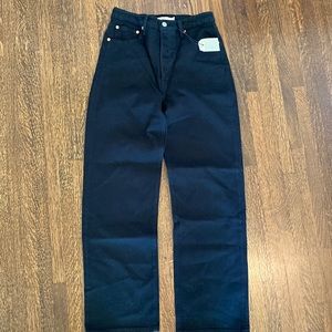 NWT Levis Black Ribcage - 28